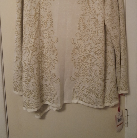 Cozy up with this fancy sweater, long sleeve - Picture 3 of 7